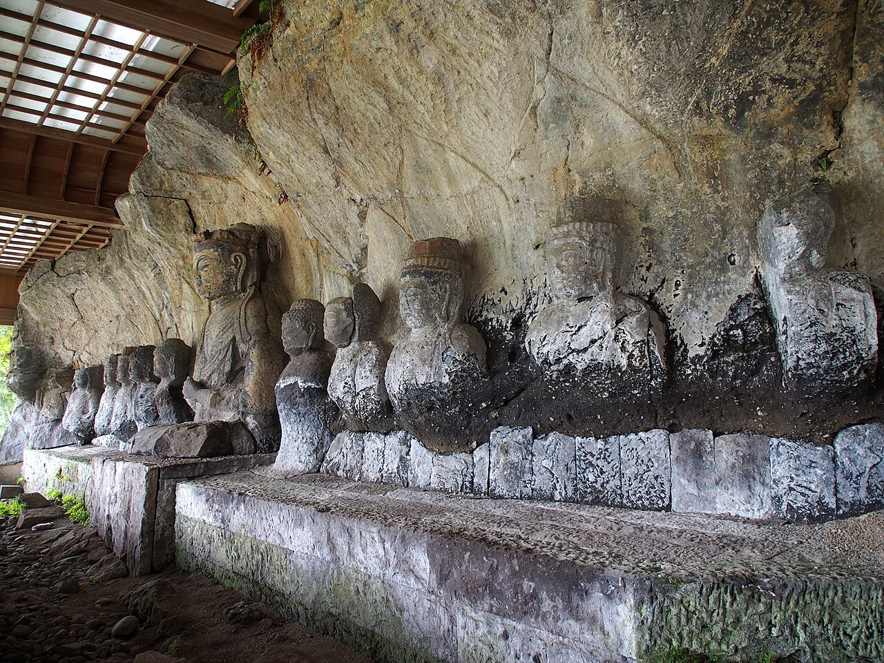 พระหินอุสุกิ