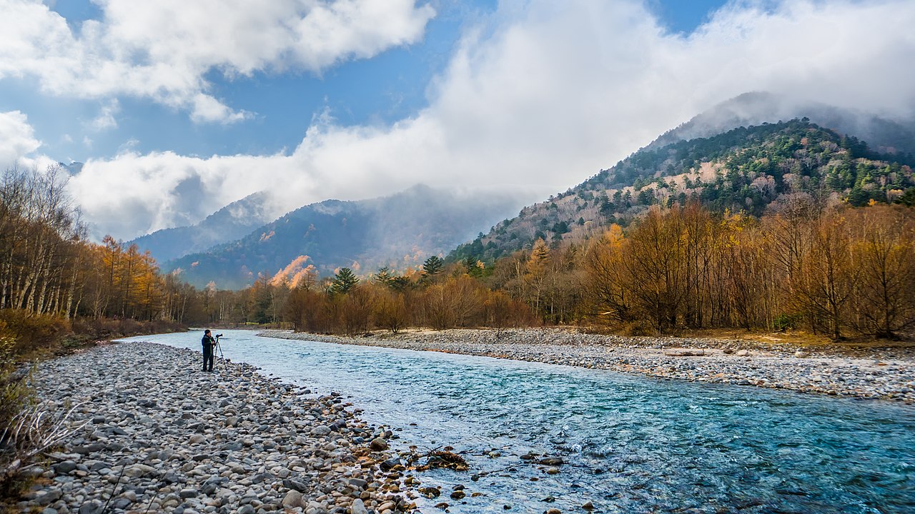 คามิโคจิ แม่น้ำอาซูซะสีฟ้าคราม เทือกเขา Japan Alps