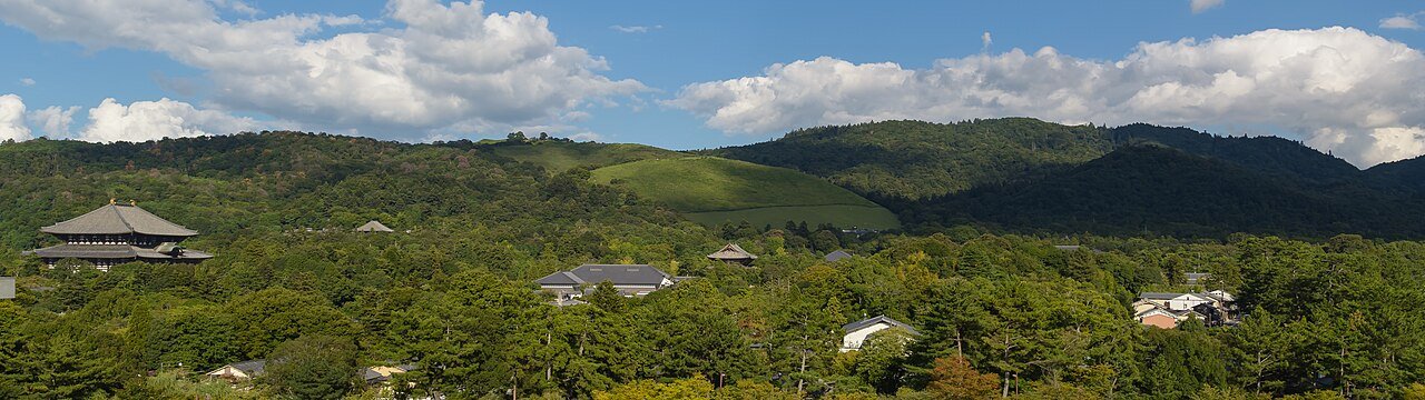 โรงแรมเชิงเขาวากาคุสะ นารา