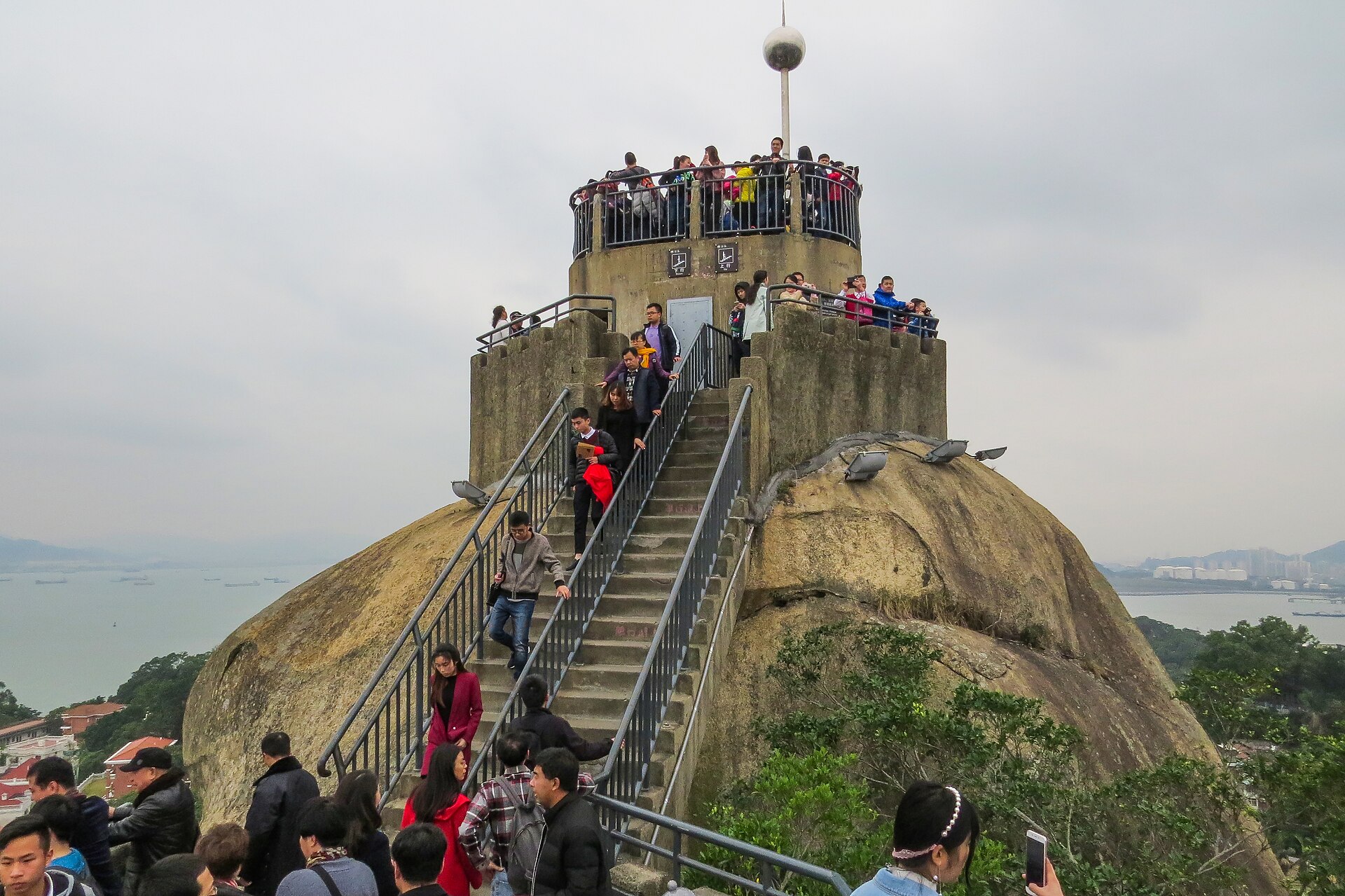 ผาแสงตะวันจุดชมวิวสูงสุดบนเกาะกู่ลั่งหยู่ในเซียะเหมิน — เที่ยวเซียะเหมิน จีน
