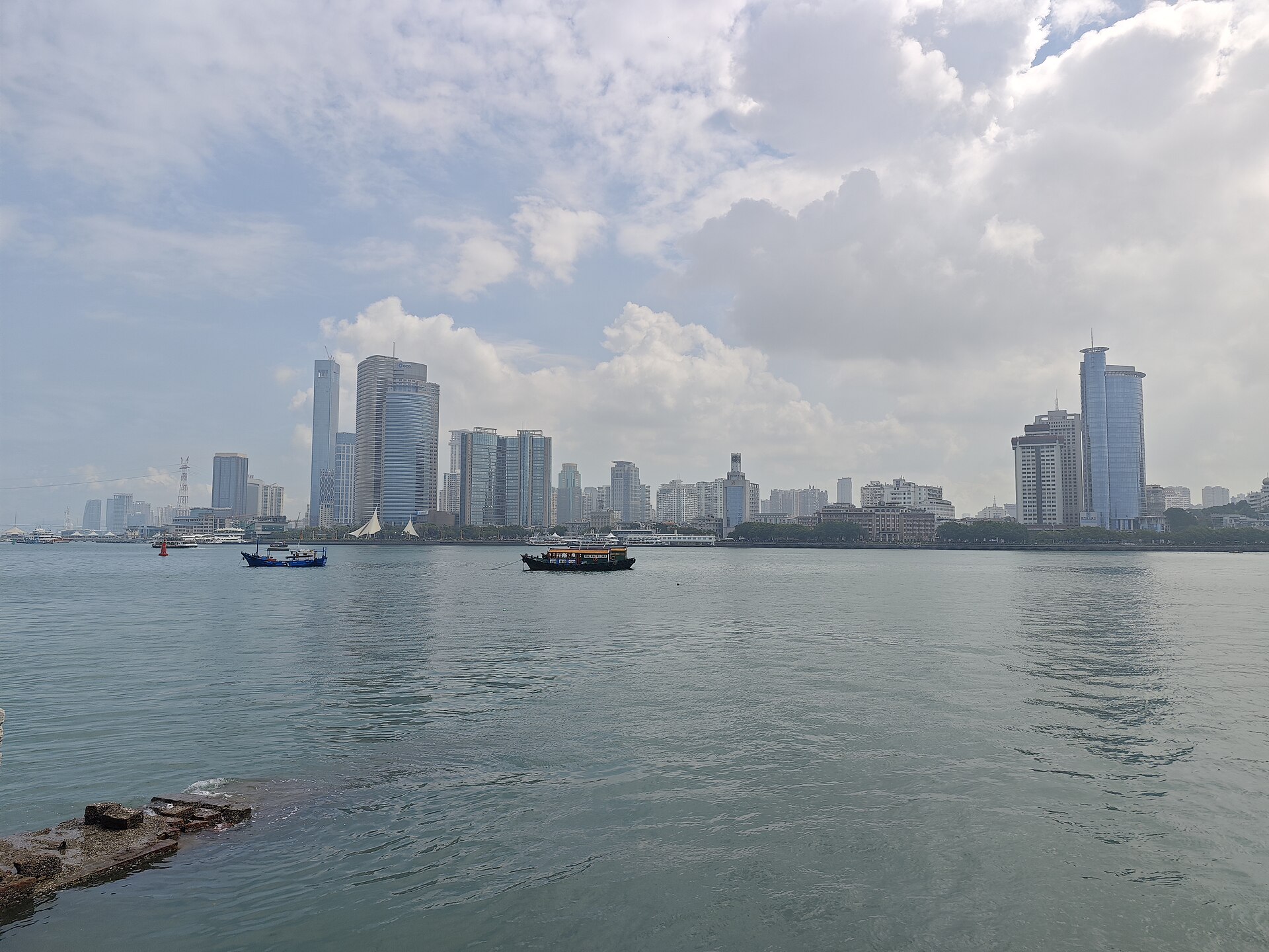 เซียะเหมิน — เมืองเกาะริมทะเล เกาะกู่ลั่งหยู่ และวัฒนธรรมหมิ่นหนาน