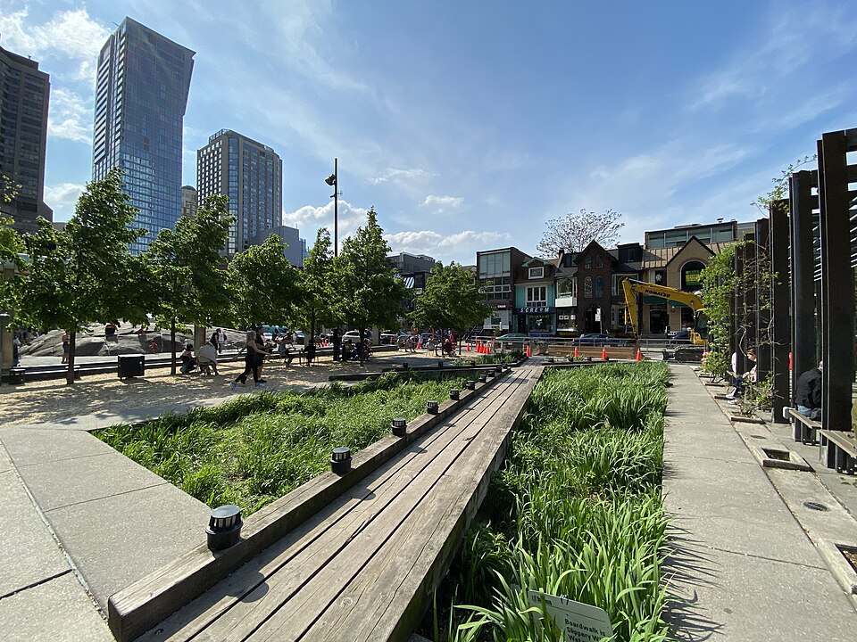ย่าน Yorkville โตรอนโต — Mink Mile ถนนช้อปหรู