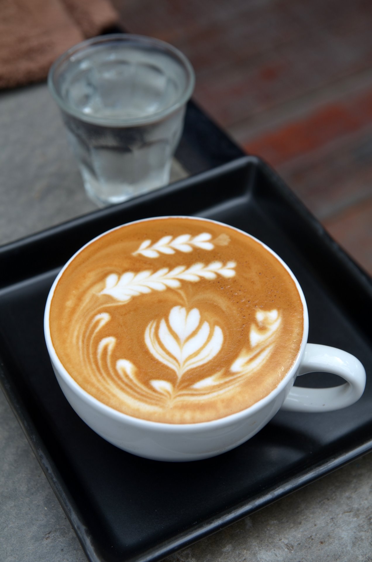 คาเฟ่ในย่านนิมมานเหมินท์ เชียงใหม่ — ลาเต้อาร์ตในย่านคาเฟ่และที่นั่งทำงานของชาวโนแมด