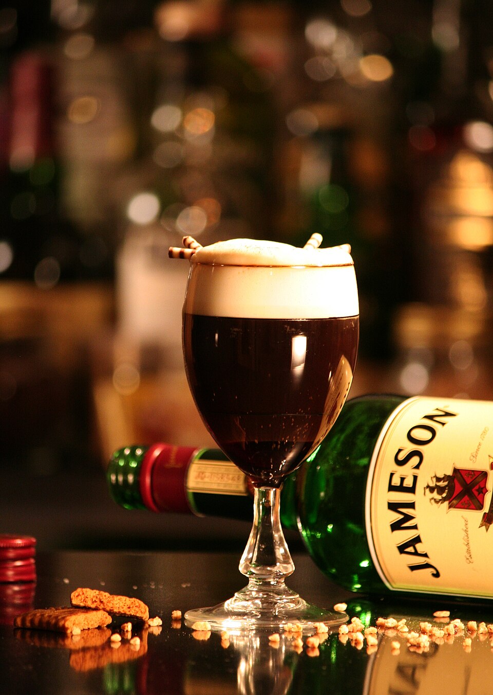 Irish coffee กาแฟใส่วิสกี้ราดวิปครีมในแก้วใส
