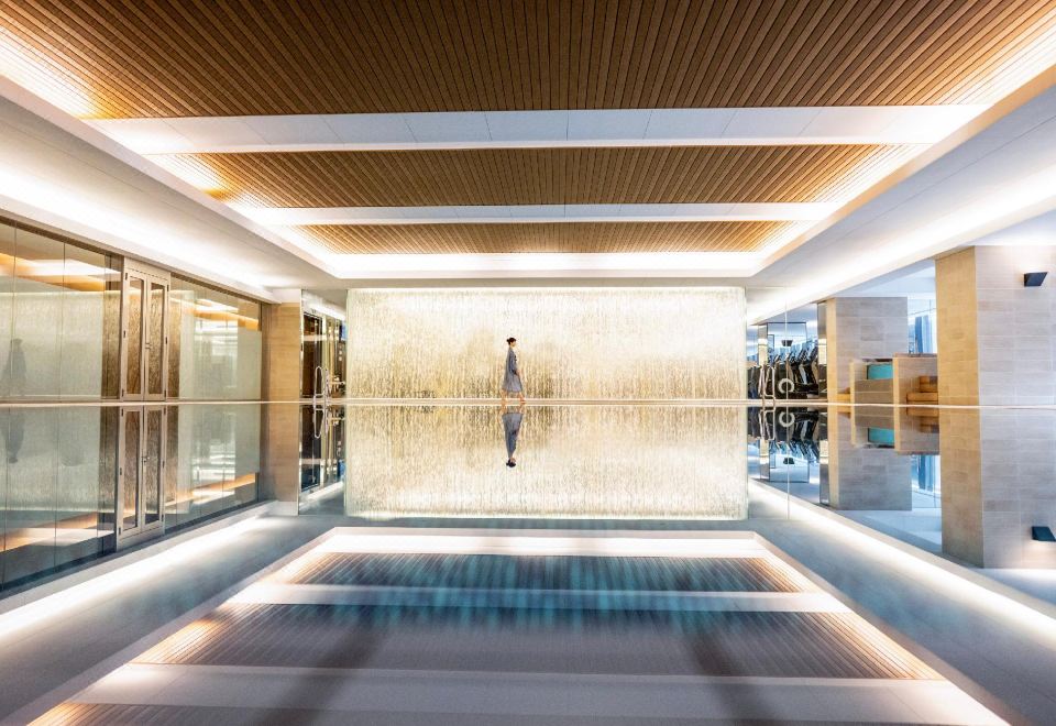 สระว่ายน้ำในร่ม InterContinental Osaka