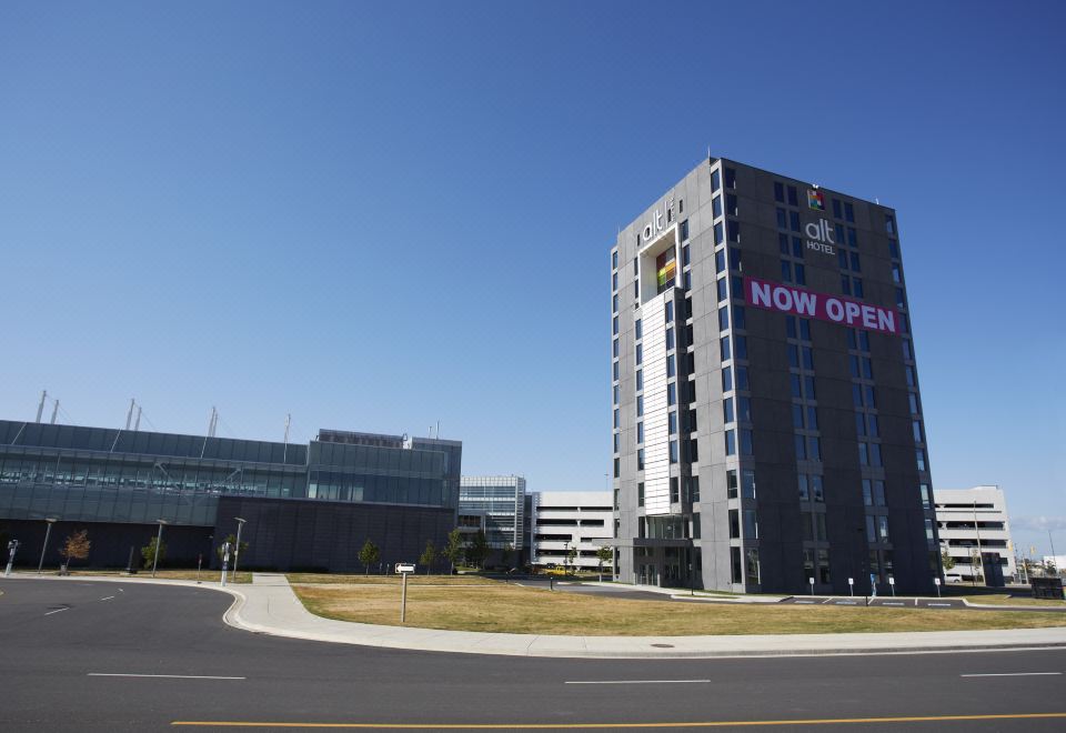 Alt Hotel Toronto Pearson