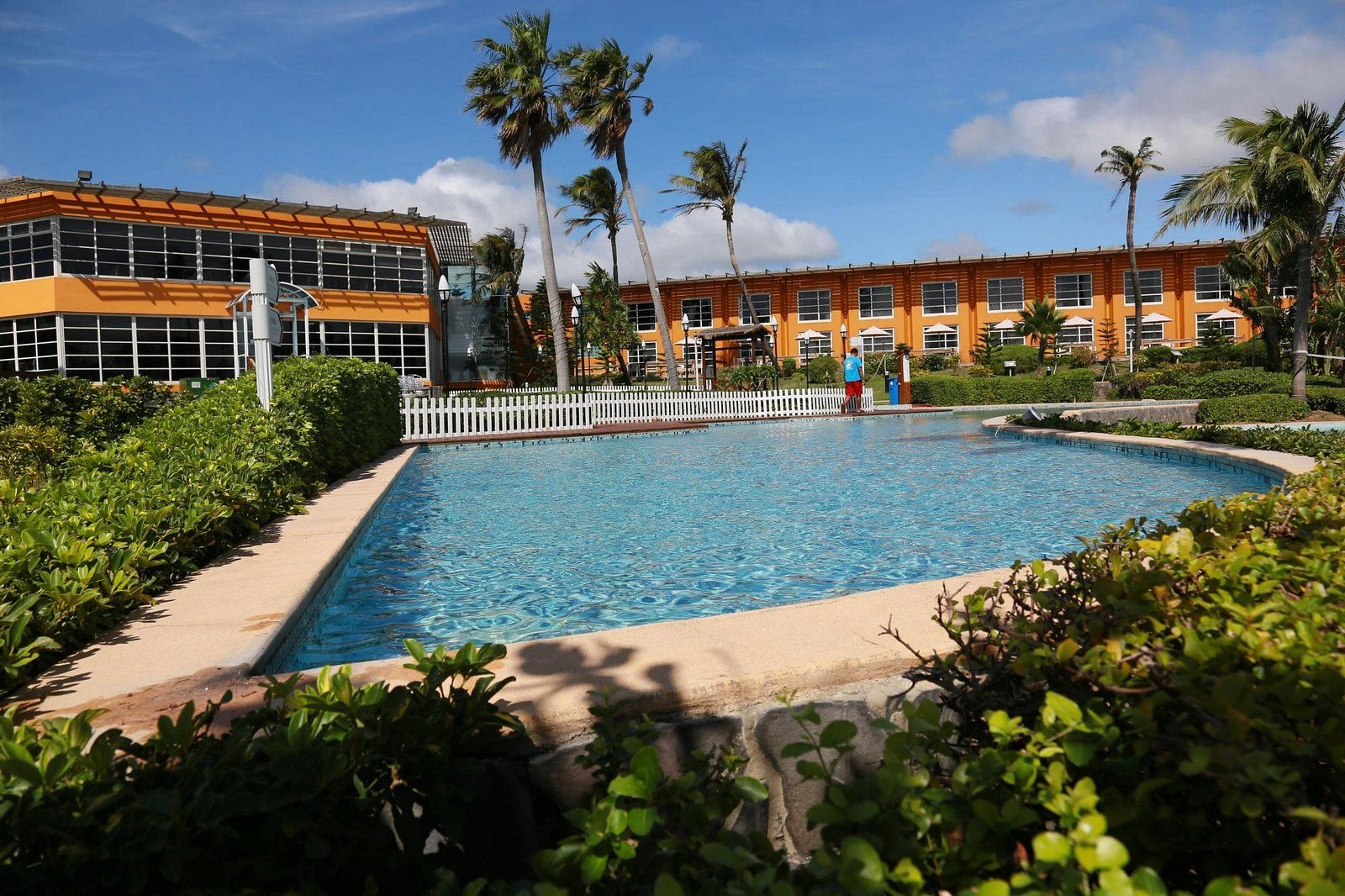 สระว่ายน้ำริมหาดและทะเล Chateau Beach Resort Kenting