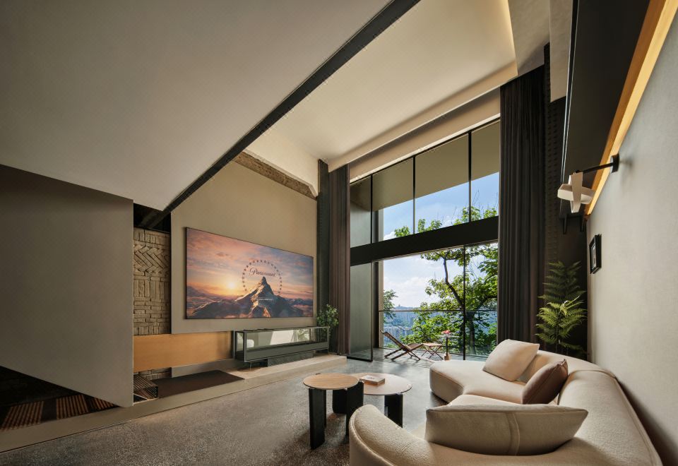 YOLO Eling Art Gallery Hotel (Erling No.2 Factory Cultural and Creative Park) (重庆鹅岭贰厂YOLO艺术美术馆酒店)