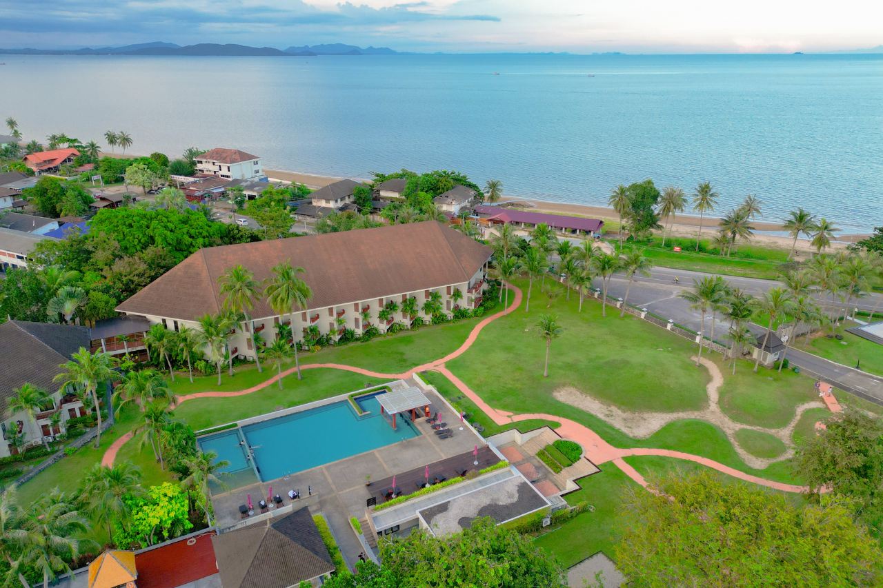 The Nouveau Chumphon Beach Resort & Golf