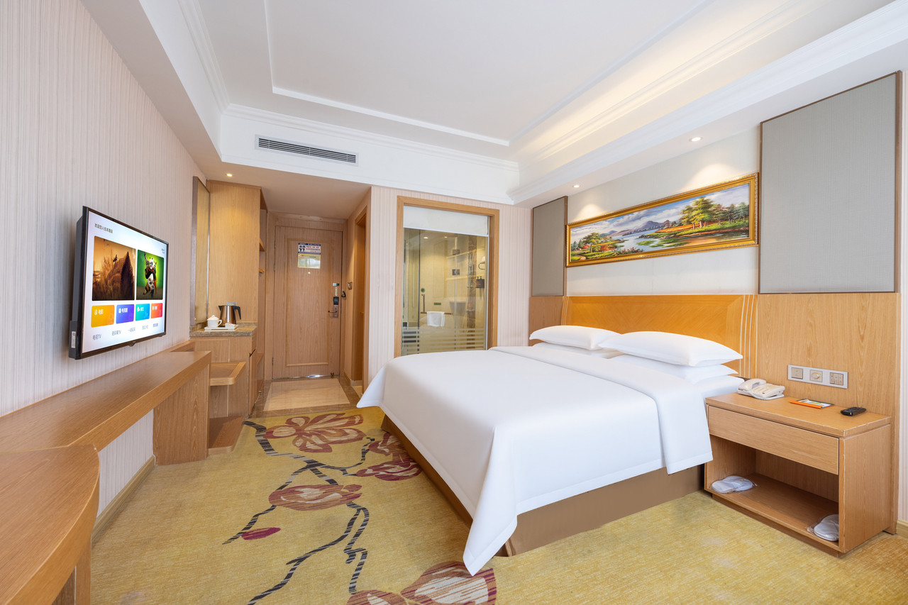 Vienna Hotel Guangzhou Baiyun Airport (Huadu Avenue) (维也纳酒店广州白云机场花都大道店)