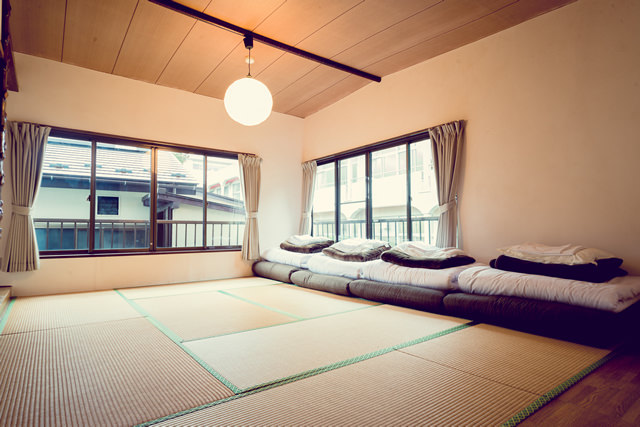 ห้องดอร์มทาทามิพร้อมฟูตันญี่ปุ่นที่ Hakone Tent โกระ