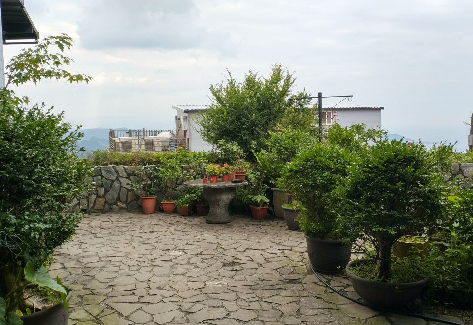 วิวอ่าวทะเลจากระเบียง Jiufen HappyLand B&B