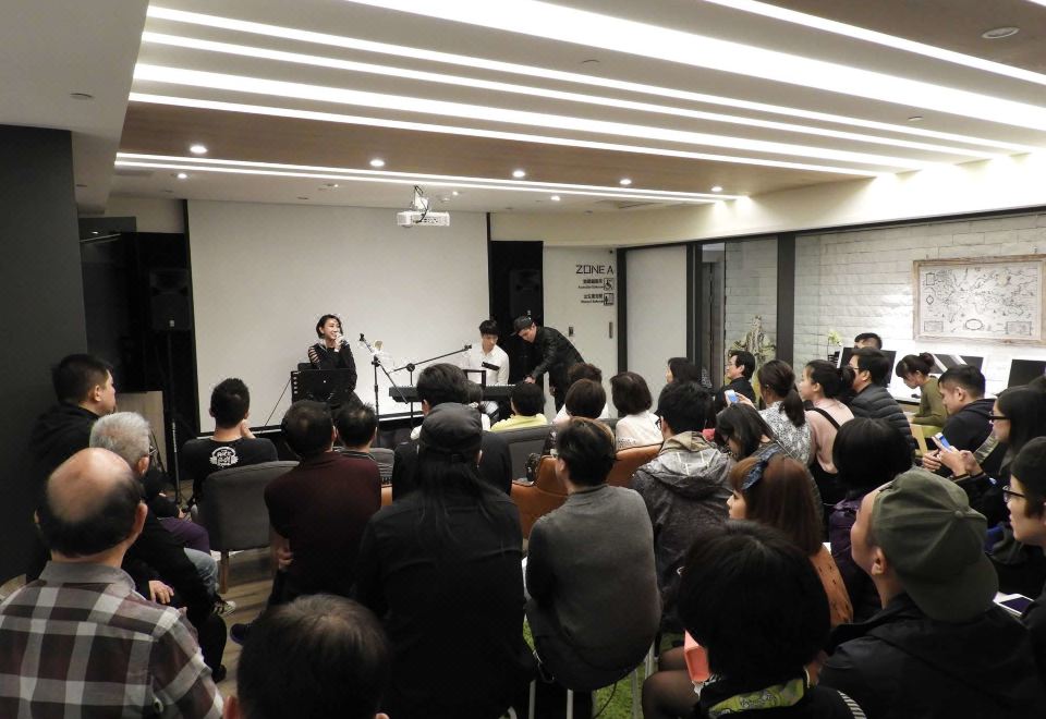 Taiwan Youth Hostel &amp; Capsule