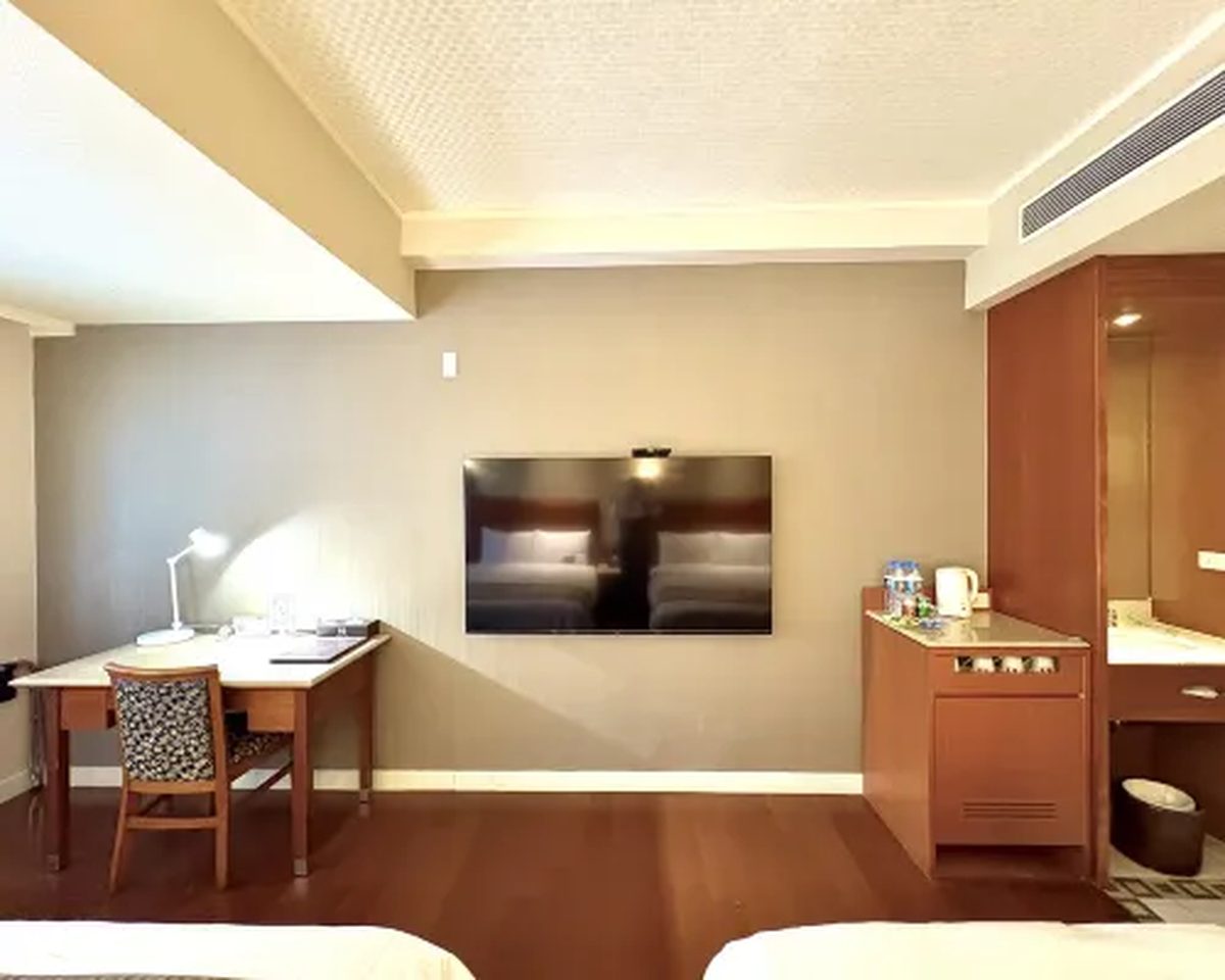 ย่านสถานีรถไฟฮัวเหลียน — Charming City Hotel อยู่ห่างออกไปเพียง 3 นาทีเดิน