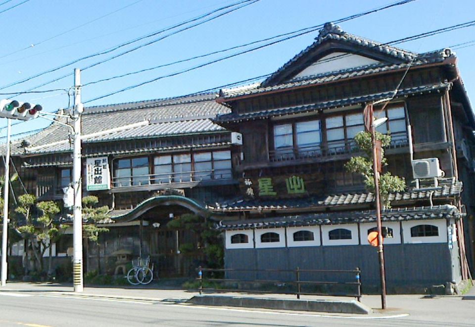 Hoshidekan ryokan Taisho-era wooden exterior, Ise