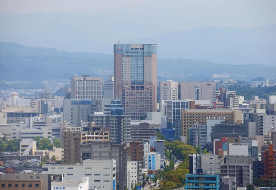 Hotel Nikko Kanazawa ตึกสูง 30 ชั้นสูงที่สุดกลางเมืองคานาซาวะ วิวจากระยะไกล