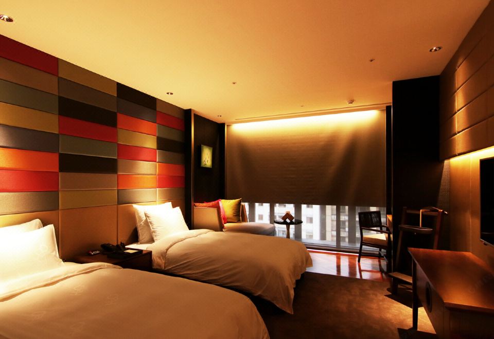 ห้องพัก Twin Room H2O Hotel เกาสง เตียงคู่ หัวเตียงหลากสี อบอุ่นแบบ Lifestyle