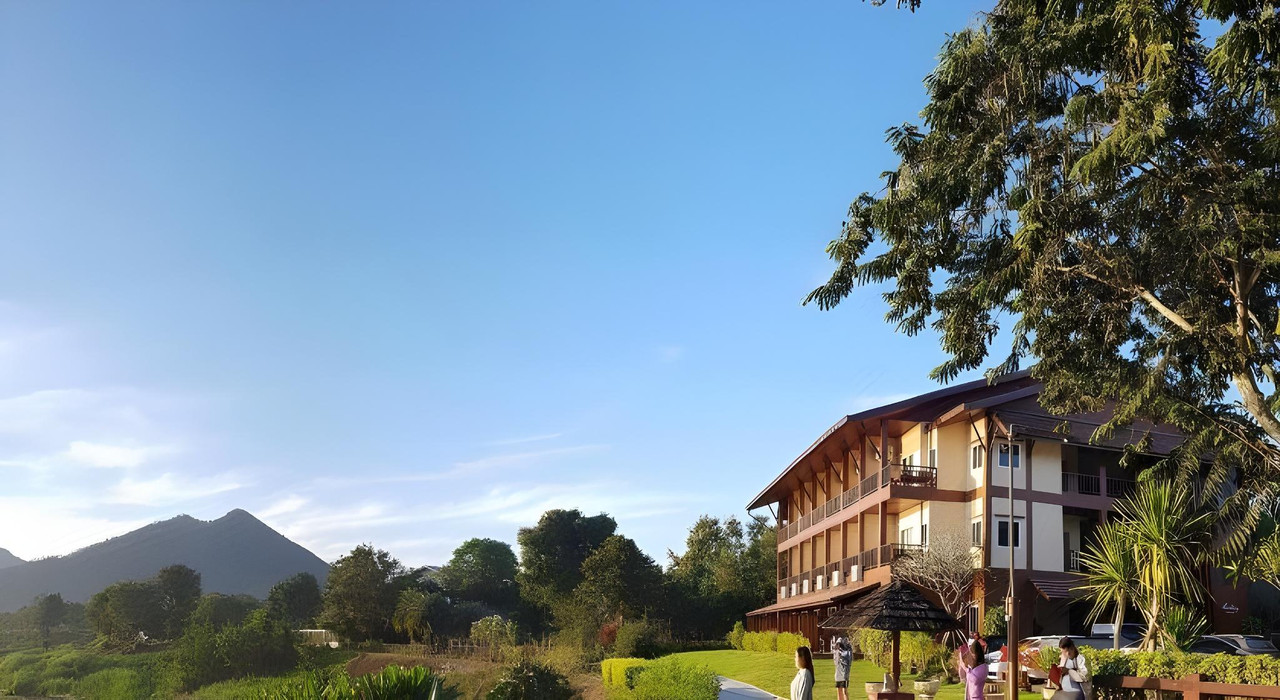 อาคารที่พัก Chiang Khan Hill Resort บนเนินมองเห็นภูเขา