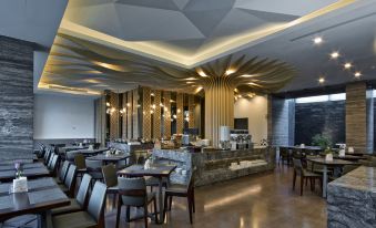 อาหารเช้าบุฟเฟ่ต์ Joy Inn ลู่กั่ง พร้อมเส้นข้าว 米篩目 ของท้องถิ่น