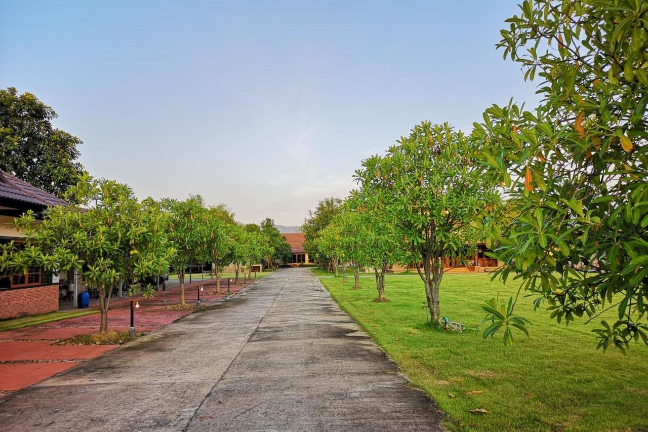 สวนและศาลานั่งเล่นกลางรีสอร์ท Sophia Resort นครนายก