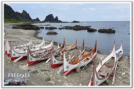 วิวชายฝั่งและภูเขาของเกาะออร์คิดที่มองเห็นได้จากที่พัก A-Lang Homestay