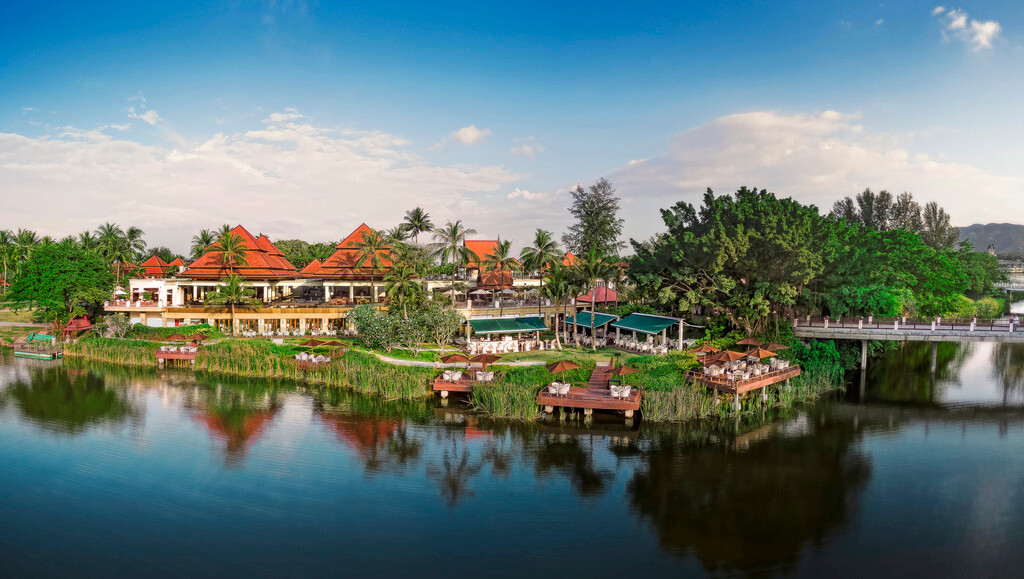 มุมสูงรีสอร์ตทรงไทยริมลากูน Laguna หาดบางเทา