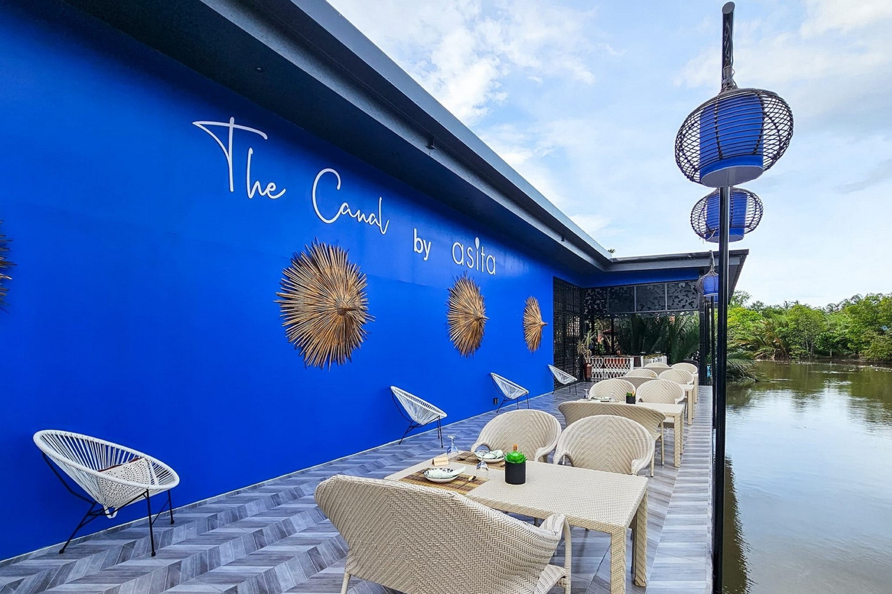 ร้านอาหารริมคลอง The Canal by Asita ที่ Asita Eco Resort อัมพวา