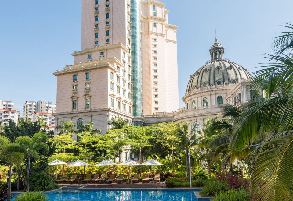 Sanya Baohong Hotel (三亚宝宏酒店)
