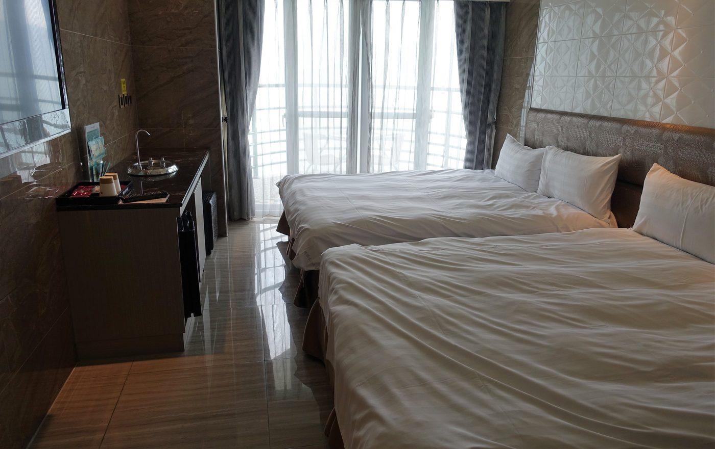 วิวทะเลสาบสุริยันจันทราจากเทอร์เรซ Shui Sha Lian Hotel