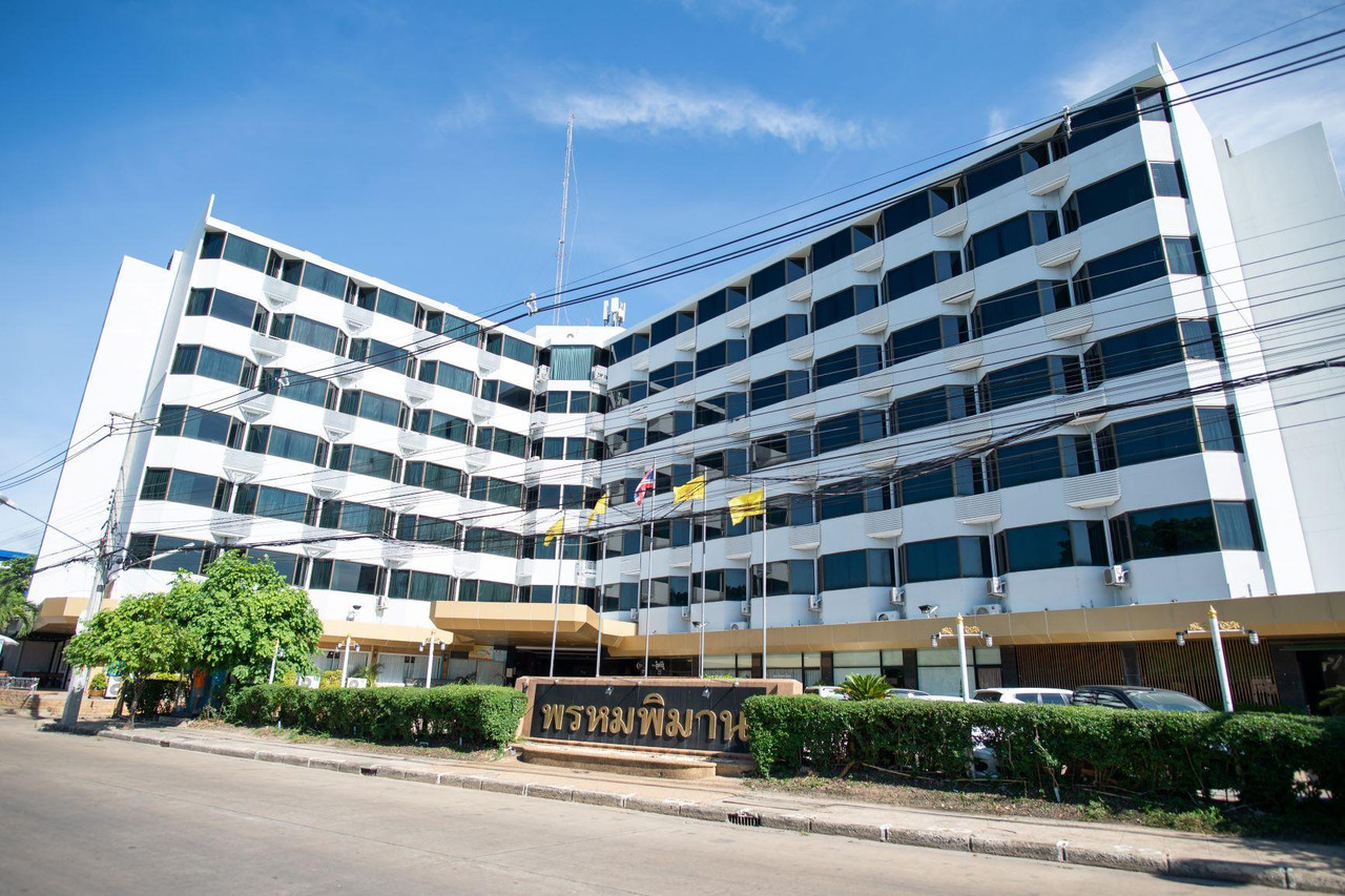 Phrom Phiman Hotel