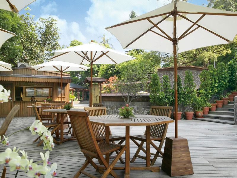 บรรยากาศสวนน้ำพุร้อน Tangweigou ข้างโรงแรม Art Spa Hotel