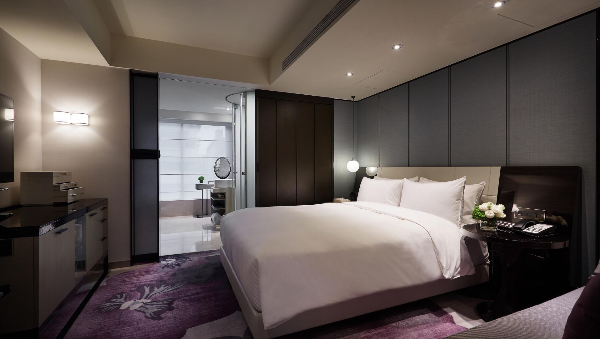ห้อง Beautiful Room 26.6 ตร.ม. เตียง King ห้องน้ำกระจก
