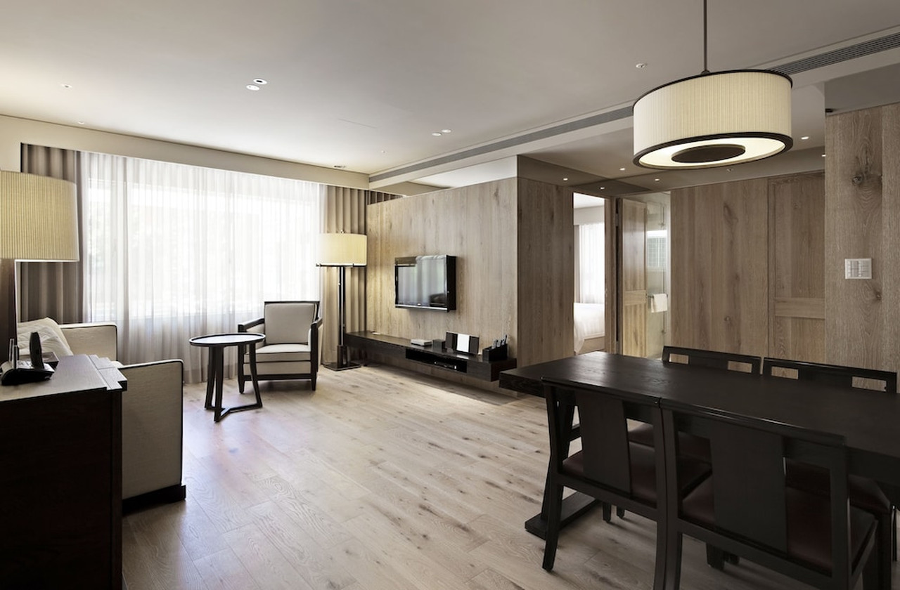 สระน้ำอุ่นในร่ม 18 เมตรของ Gloria Residence Taipei