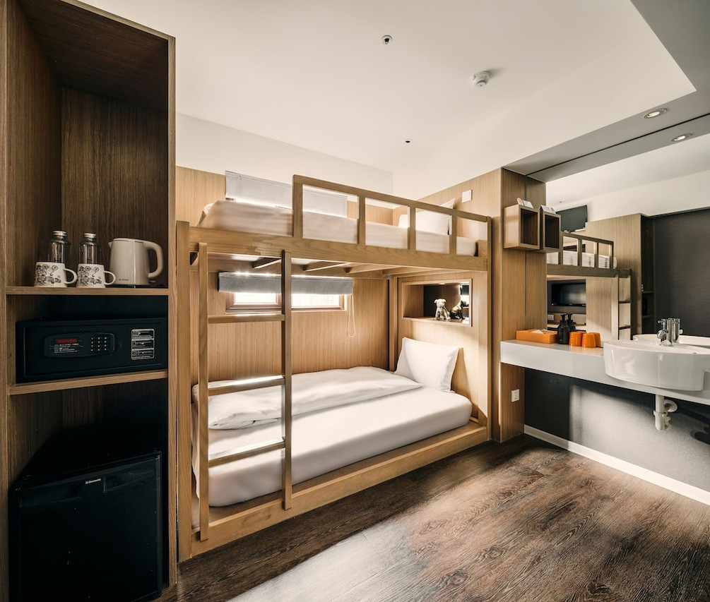 Guest room