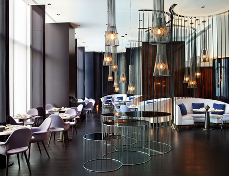 สระว่ายน้ำกลางแจ้ง WET® pool ชั้นบนของ W Taipei
