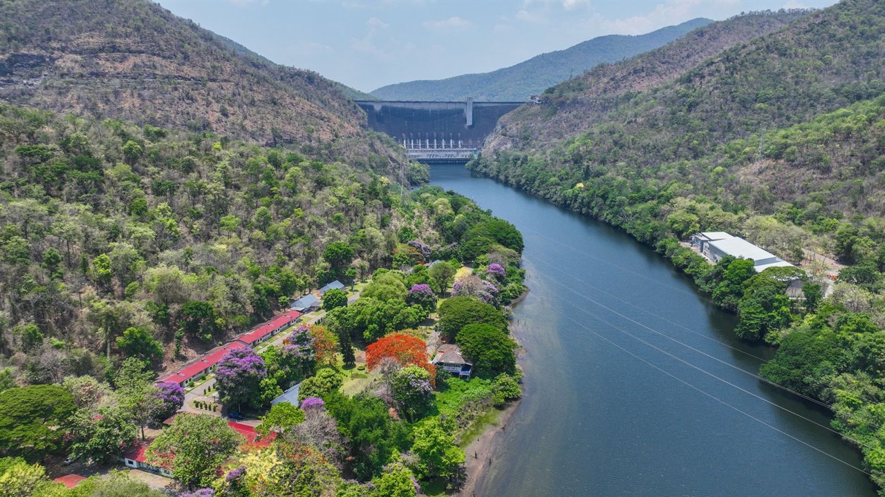 Bhumibol Dam Resort